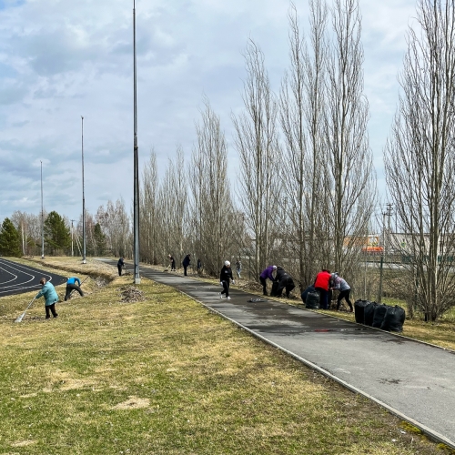 В СШ № 2 ТМР провели субботник, посвященный Всемирному дню охраны труда