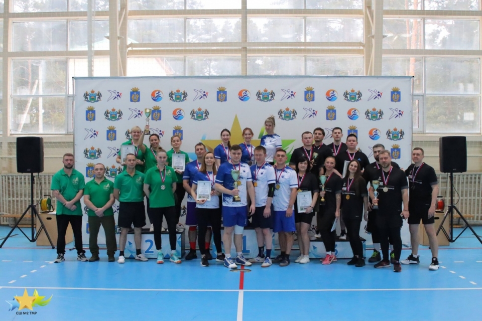 Трудовые коллективы Тюменского района сыграли в баскетбол 3х3