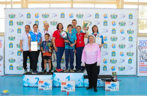 Болеем за наших спортсменов на Всероссийском фестивале ГТО среди семейных команд!